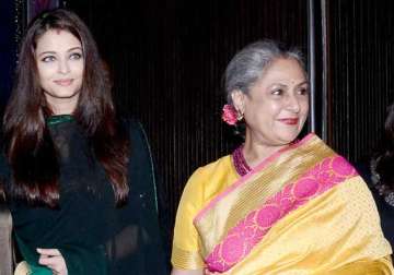 jaya bachchan humiliated journalist for calling her daughter in law aishwarya view pics