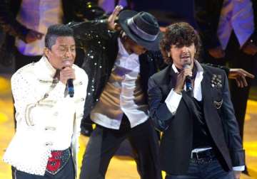 jermaine pays tribute to mj at iifa