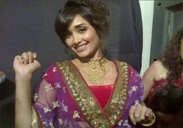 jiah khan helped her maid to marry even after she stole her valuables