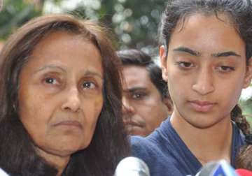 jiah khan suicide case hc asks rabia khan to refer case to police commissioner view pics