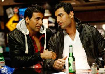 john replaces akshay in welcome 2