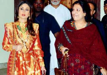 kareena kapoor attends saif s cousin s haldi ceremony