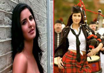 katrina surpasses kareena priyanka as highest income tax paying actress