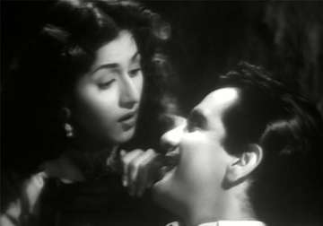 dilip kumar madhubala break up the actor s autobiography reveals details see pics