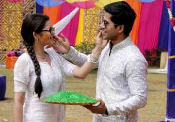 madhubala madhu abhay holi romance