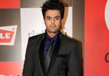 manish paul denies comedy war with kapil krushna