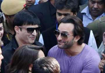 miffed with media saif feels stars shouldn t come to delhi view pics