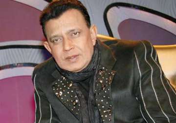 mithun chakraborty to mark tamil debut with yagavarayinum naa kakka