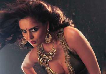 nathalia kaur to show her singing prowess