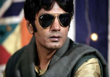 nawazuddin to work under brother s direction