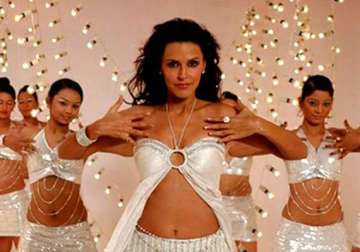 neha dhupia turns item girl in saheb biwi aur gangster 2