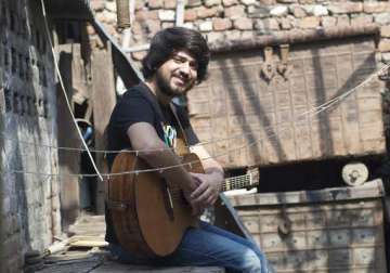 newcomer harpreet resorts to crowdfunding for debut album