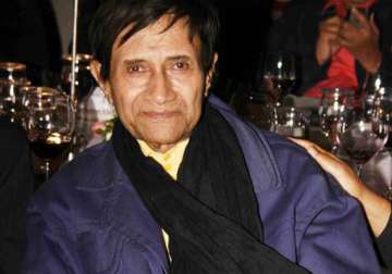 pak film industry mourns dev anand s death