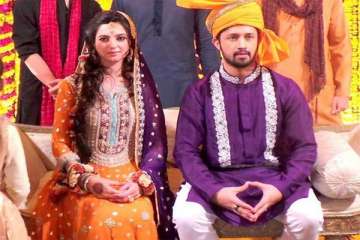 pakistani singer atif aslam weds long time sweetheart