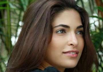 parvathy omanakuttan to prove that she isn t just a model with pizza 3d