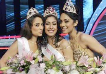 patiala girl navneet kaur dhillon wins miss india crown