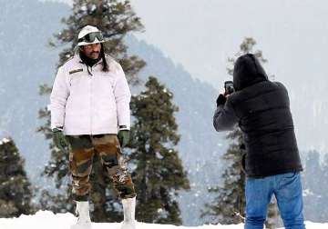 phantom director happy at kashmir shoot of movie see pics