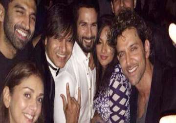 kareena and saif were not invited to hrithik s pool party in tampa see pics