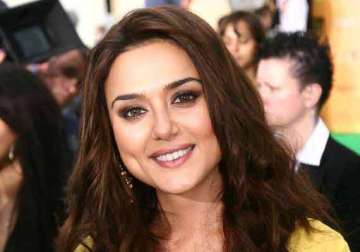 preity zinta rubbishes report says she is not contesting elections