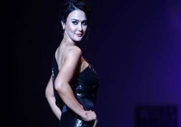 preity doles out health tips to fans