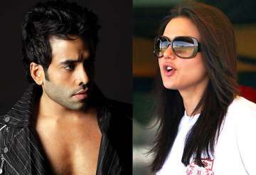 preity demands apology from tusshar kapoor