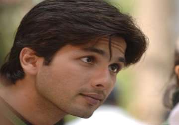 producer files cheating case against shahid kapoor s mother