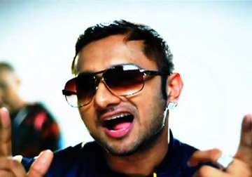 protest against yo yo honey singh for mentioning article 377 in fugly song watch video