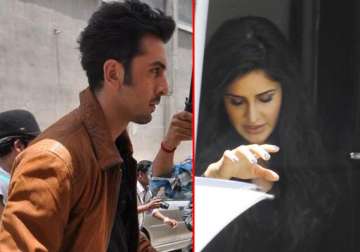 ranbir and kat tried to hid caught by cameraman watch pics