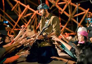 ranbir rocks at rockstar concert