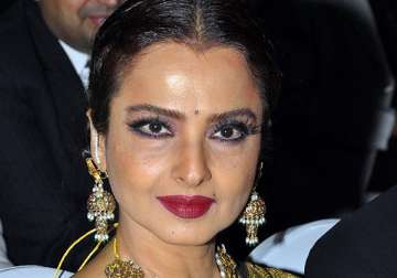 rekha couldn t accommodate dates for poojai director
