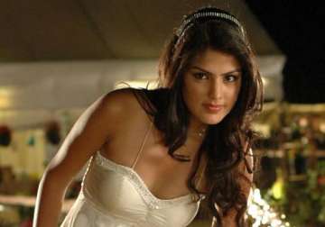 rhea chakraborty stars in bank chor