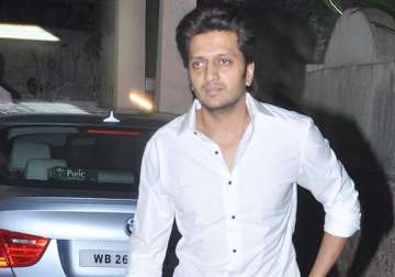 riteish deshmukh ready to make his tv debut with india s dancing superstar
