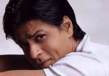 srk battles awful cold