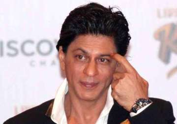 srk breaks down watching footage of documentary made on kkr see pics
