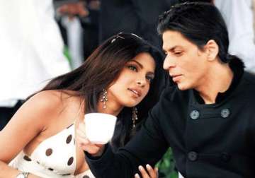srk rescues priyanka from lech during world cup celebrations