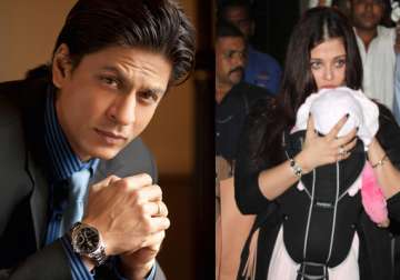 srk plays with baby aaradhya meets the bachchans at jalsa