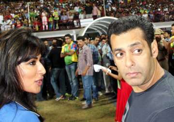 salman khan unveils flag at cricket league