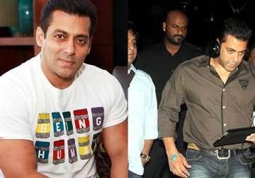 salman khan cleans up his past acts slaps bodyguard for hurting a fan