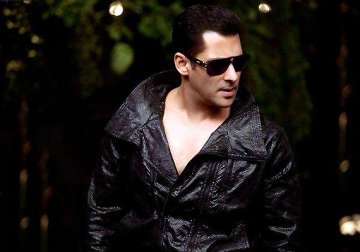 salman undergoes surgery in us