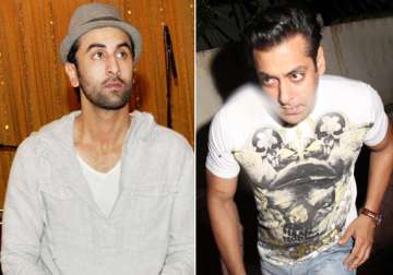 salman calls ranbir for a chat at the sets