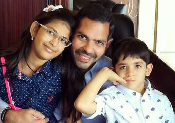 sanjay kapur spends father s day with kids sans ex wife karisma see pics