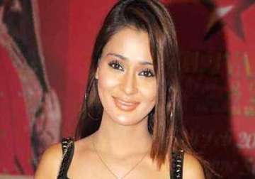 sara khan wants to concentrate on production