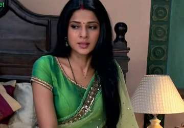 saraswatichandra kumud trapped in red light area