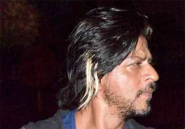 shah rukh khan resumes work even after being injured