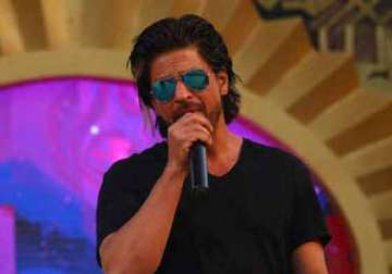 shah rukh khan has to undergo an endoscopy