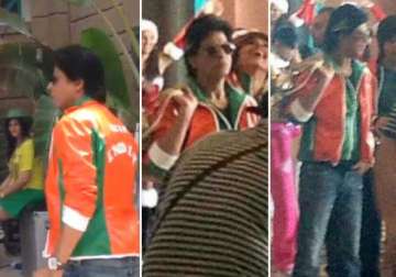 shah rukh deepika and abhishek spotted on the sets of happy new year view pics