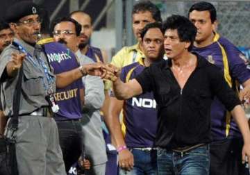 shah rukh apologises for his behaviour during ipl match at wankhede stadium