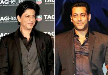 shah rukh khan beats salman khan in fan following on twitter