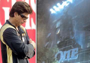 shah rukh khan coughs up rs. 50 000 fine