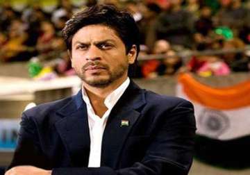 shah rukh booked for insulting national flag